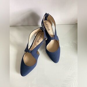 7.5 LifeStride Giovanna navy pumps high heel shoes